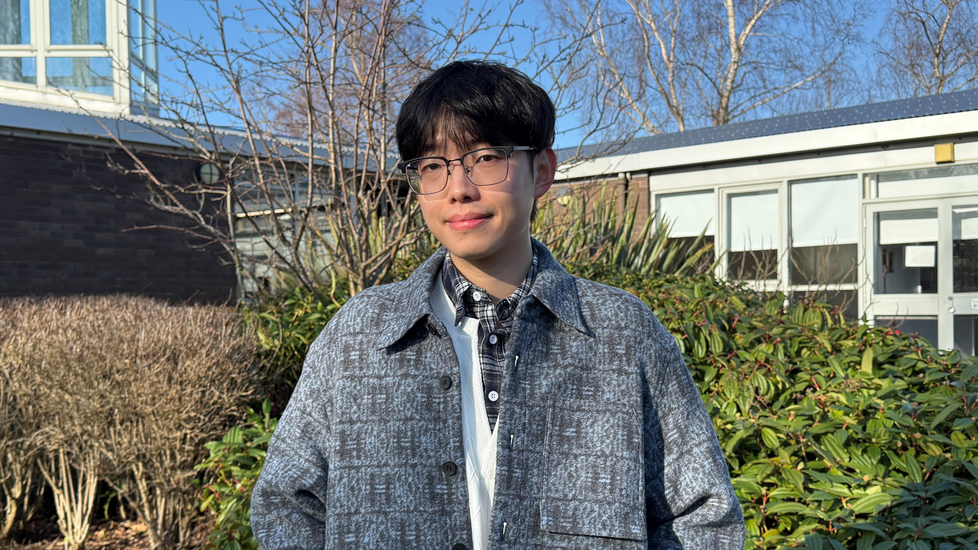 Dr Jingjun Li